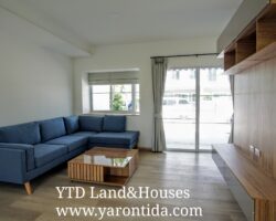 For rent 2-story townhome near Mega Bangna, only 500 meters, best location in the area, Indy 4 Bangna Km.7, in the front zone near Concordian International School. Corner house with mezzanine in the master bedroom, electric awning in front of the house, fully furnished, good location, can enter and exit both Soi Ratchawinit and the expressway road.