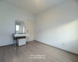 For rent 2-story townhome near Mega Bangna, best location in the area, Indy 2 Bangna-Ramkhamhaeng 2, the front of the house faces north, located on the main road, near the club, can park up to 4 cars, near both the club and the garden. The front has an electric awning. The back has a complete awning. Beautiful house. ready to move in.