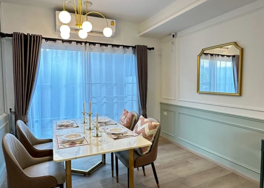 ขาย / ให้เช่า ทาวน์โฮม 2 ชั้น ใกล้เมกา บางนา เพียง  500 เมตร ทำเลดีที่สุดในย่านนี้ โครงการ Indy 4 บางนา กม.7 อยู่โซนด้านหน้าใกล้โรงเรียนนานาชาติคอนคอเดียน  มีกันสาดไฟฟ้าหน้าบ้าน  พร้อมเฟอร์นิเจอร์ครบครัน ทำเลดี เข้าออกได้ทั้งซอยราชวินิต และถนนเลียบทางด่วน