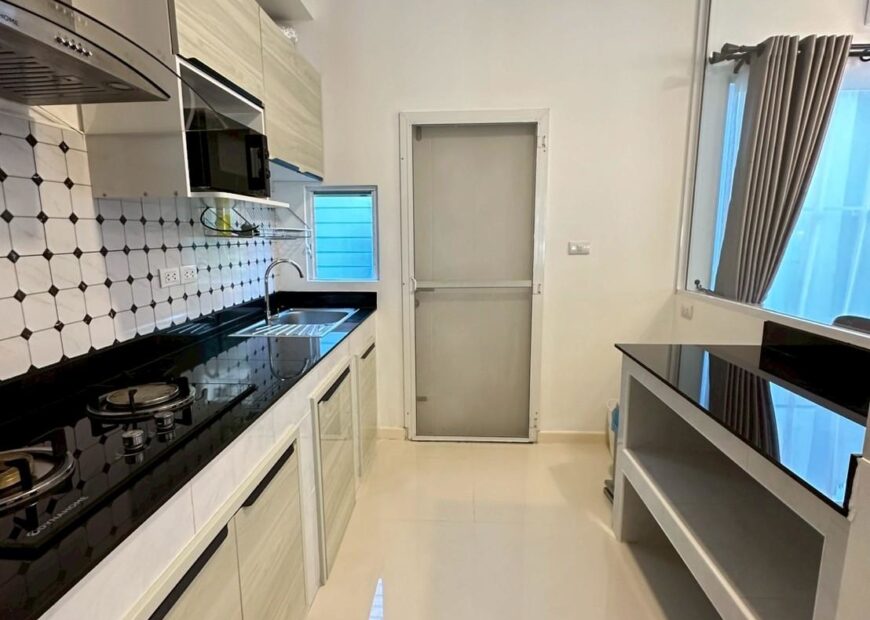 ขาย / ให้เช่า ทาวน์โฮม 2 ชั้น ใกล้เมกา บางนา เพียง  500 เมตร ทำเลดีที่สุดในย่านนี้ โครงการ Indy 4 บางนา กม.7 อยู่โซนด้านหน้าใกล้โรงเรียนนานาชาติคอนคอเดียน  มีกันสาดไฟฟ้าหน้าบ้าน  พร้อมเฟอร์นิเจอร์ครบครัน ทำเลดี เข้าออกได้ทั้งซอยราชวินิต และถนนเลียบทางด่วน