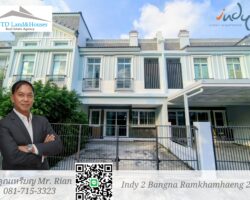 For rent: 2-story townhome near Mega Bangna, best location in the area, Indy 2 Bangna-Ramkhamhaeng 2, the front of the house faces south, the back of the house has an awning and artificial grass, beautiful house, clean, fully furnished, ready to move in.