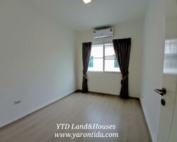 Townhome for rent near Mega Bangna , Greatest location in the area Indy 2 Bangna-Ramkhamhaeng 2 just a few steps away from the clubhouse.