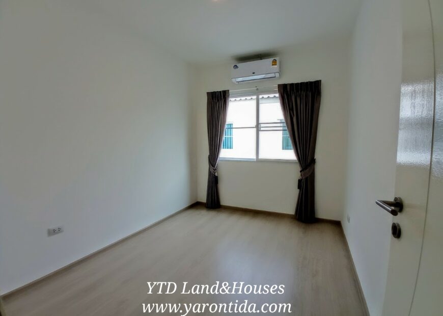 Townhome for rent near Mega Bangna , Greatest location in the area Indy 2 Bangna-Ramkhamhaeng 2 just a few steps away from the clubhouse.