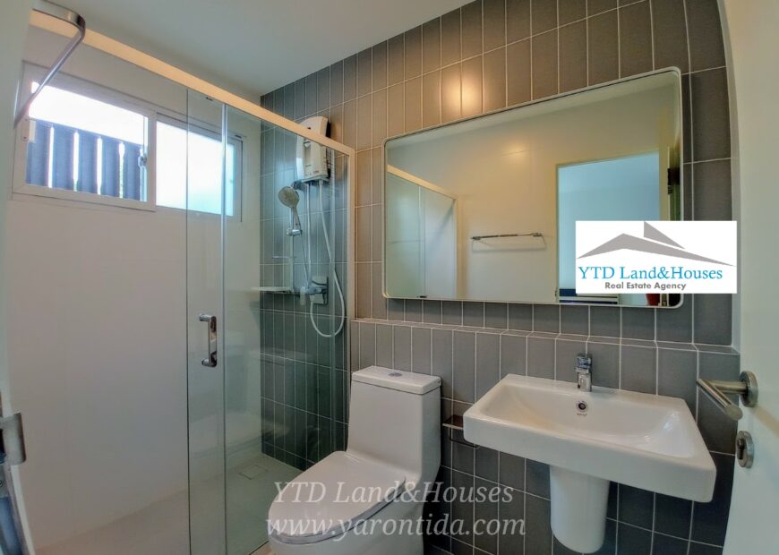 Townhome for rent near Mega Bangna , Greatest location in the area Indy 2 Bangna-Ramkhamhaeng 2 just a few steps away from the clubhouse.