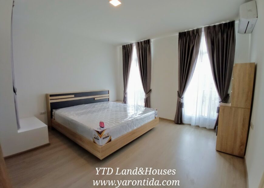 Townhome for rent near Mega Bangna , Greatest location in the area Indy 2 Bangna-Ramkhamhaeng 2 just a few steps away from the clubhouse.