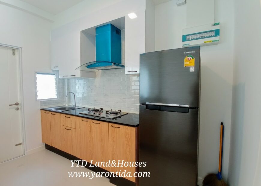 Townhome for rent near Mega Bangna , Greatest location in the area Indy 2 Bangna-Ramkhamhaeng 2 just a few steps away from the clubhouse.