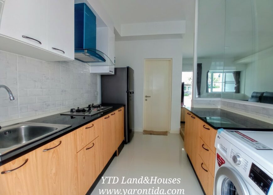 Townhome for rent near Mega Bangna , Greatest location in the area Indy 2 Bangna-Ramkhamhaeng 2 just a few steps away from the clubhouse.