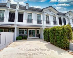Townhome for rent near Mega Bangna , Greatest location in the area Indy 2 Bangna-Ramkhamhaeng 2 just a few steps away from the clubhouse.