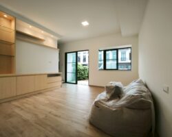 ขาย / ให้เช่า ทาวน์โฮม 2 ชั้น โครงการวิลลาจจิโอ 3 ศรีนครินทร์-บางนา เข้าออกได้หลายเส้นทาง ทั้งบางนา-ตราด กม.5 , ศรีนครินทร์ (หนามแดง) , เทพารักษ์ เดินทางไปเมกาบางนาเพียงไม่กี่นาที (เลียบทางด่วน) บ้านแปลงมุม มีชั้นลอยในห้องนอนใหญ่ Built ครัว และบริเวณที่วางทีวีเรียบร้อย