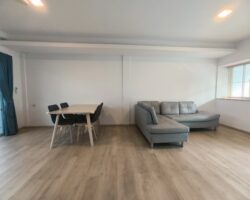 For rent: 2-story townhome near Mega Bangna, best location in the area, Indy 2 Bangna-Ramkhamhaeng 2, the front of the house faces south, the back of the house has an awning and artificial grass, beautiful house, clean, fully furnished, ready to move in.