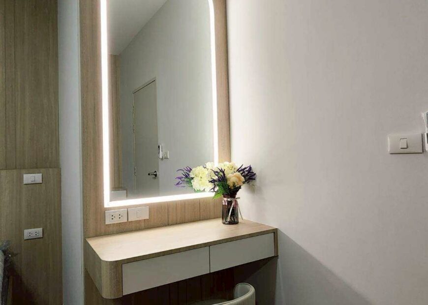 For rent: 2-story townhome in the Pleno Sukhumvit-Bangna 2, Good location, just 3 minutes from Mega Bangna. Fully furnished, with an awning in front of the house. Flooring and a roof for the awning at the back of the house. ready to move in.