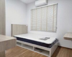 For rent: 2-story townhome in the Pleno Sukhumvit-Bangna 2, Good location, just 3 minutes from Mega Bangna. Fully furnished, with an awning in front of the house. Flooring and a roof for the awning at the back of the house. ready to move in.