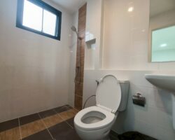 For rent: 2-story townhome in the Pleno Sukhumvit-Bangna 3 The front of the house is 6.65 meters wide, can park 2 cars, and also has a garden corner for planting trees. The location is near Mega Bangna and can travel via many routes, including Bangna-Trad and Buanakarin Road, Nam Daeng, Theparak. The front has a carport roof, the back has a roof extension and a kitchen is complete. Beautiful house, ready to move in.